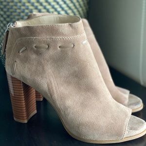 Open Toe beige Booties
